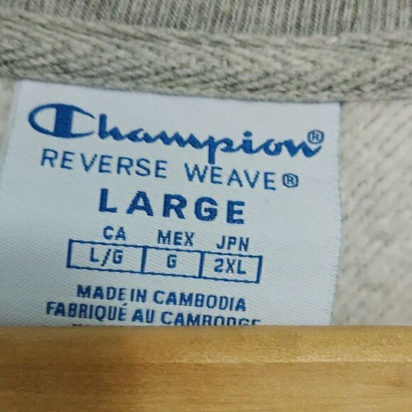 Champion Crewneck Sweatshirt - Picture 4 of 9